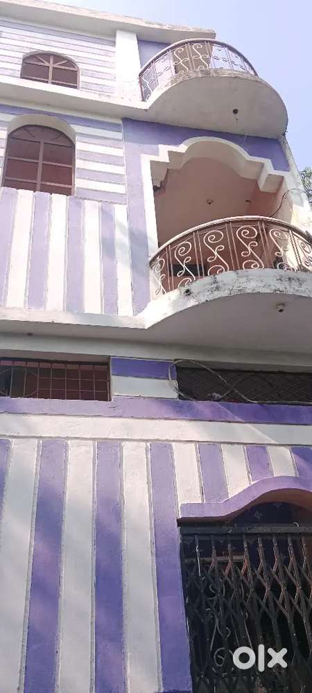 Kiraye se dena hai makaan