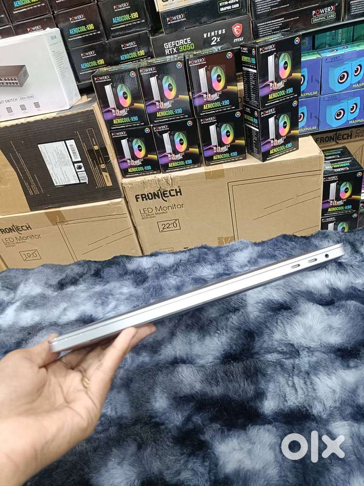 PROFESSIONAL PREMIUM LAPTOP AAPLE MACBOOK A2141 I7 9THGEN  COMPACT