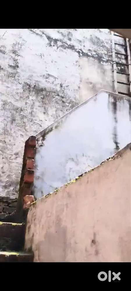 Lahartara kakrahiya pr makan hai purnaa sale karna hai