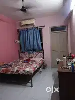 Need one female roomate for Flate