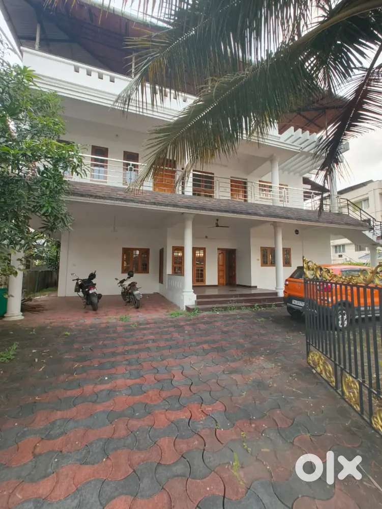 3bhk semi furnished villa Palarivattom - Ground Floor