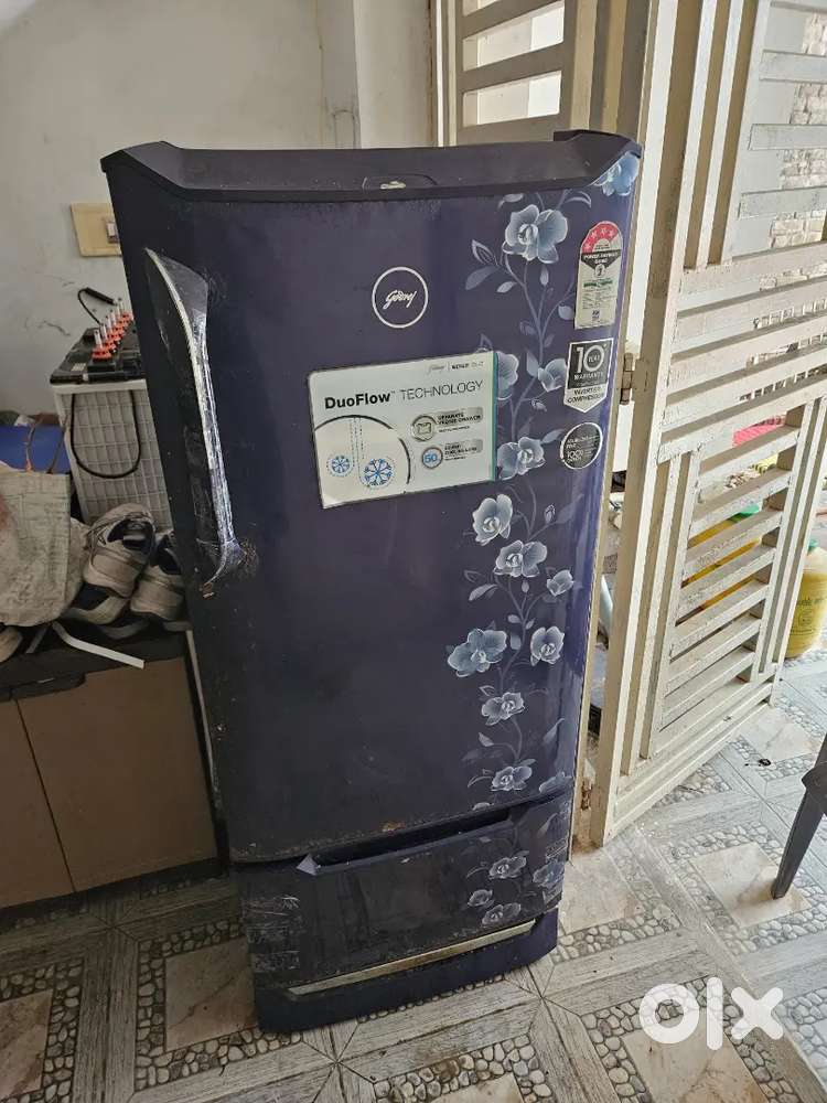 GODREJ EDGE DUO 4 STAR REFRIGERATOR FOR SALE.