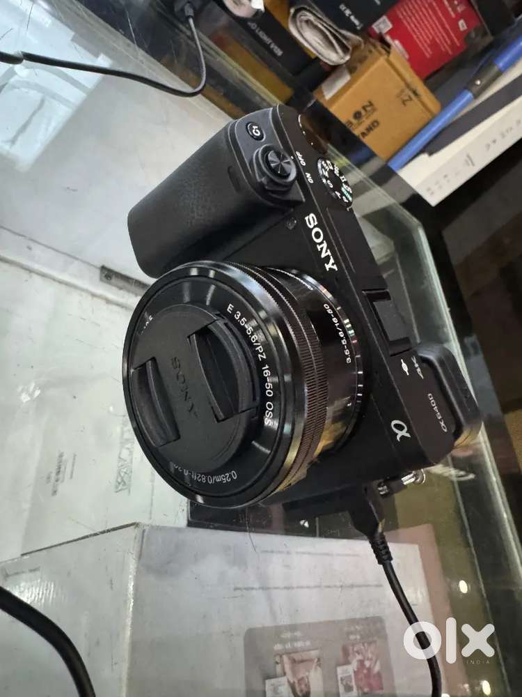 Sony a6400 4k camera with 16-650mm lens