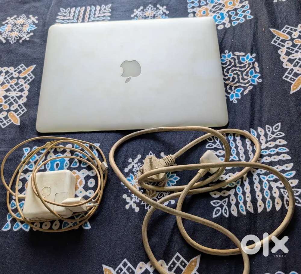 APPLE MACBOOK AIR 2015 MODEL