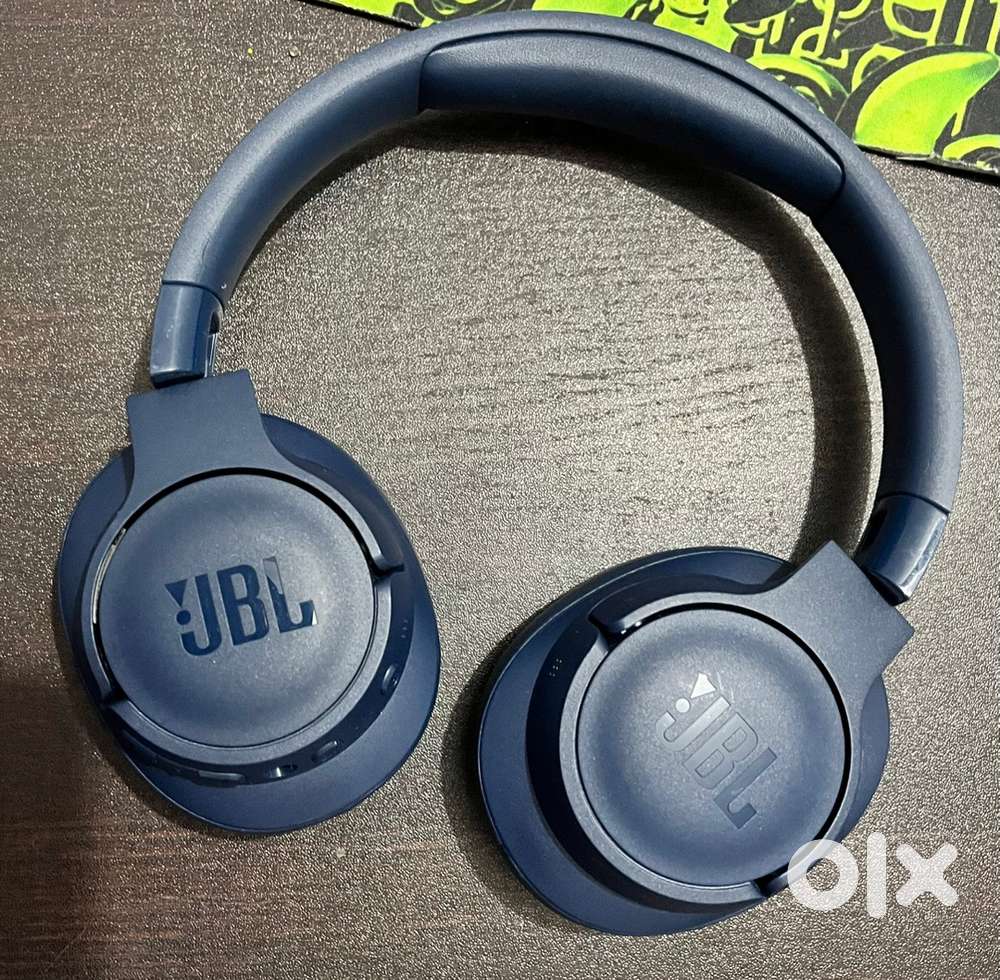 JBL Tune 770NC Wireless Over Ear ANC Headphones with Mic and Case