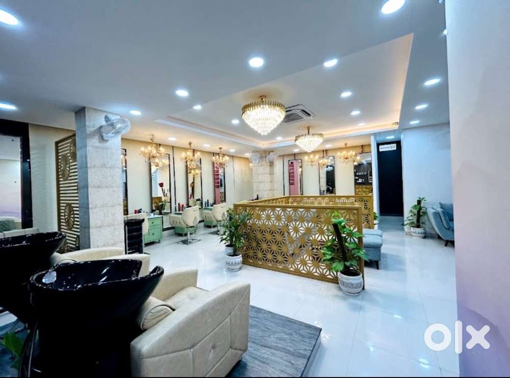 Running Business Luxury Unisex Salon & Makeup Academy @ prime location