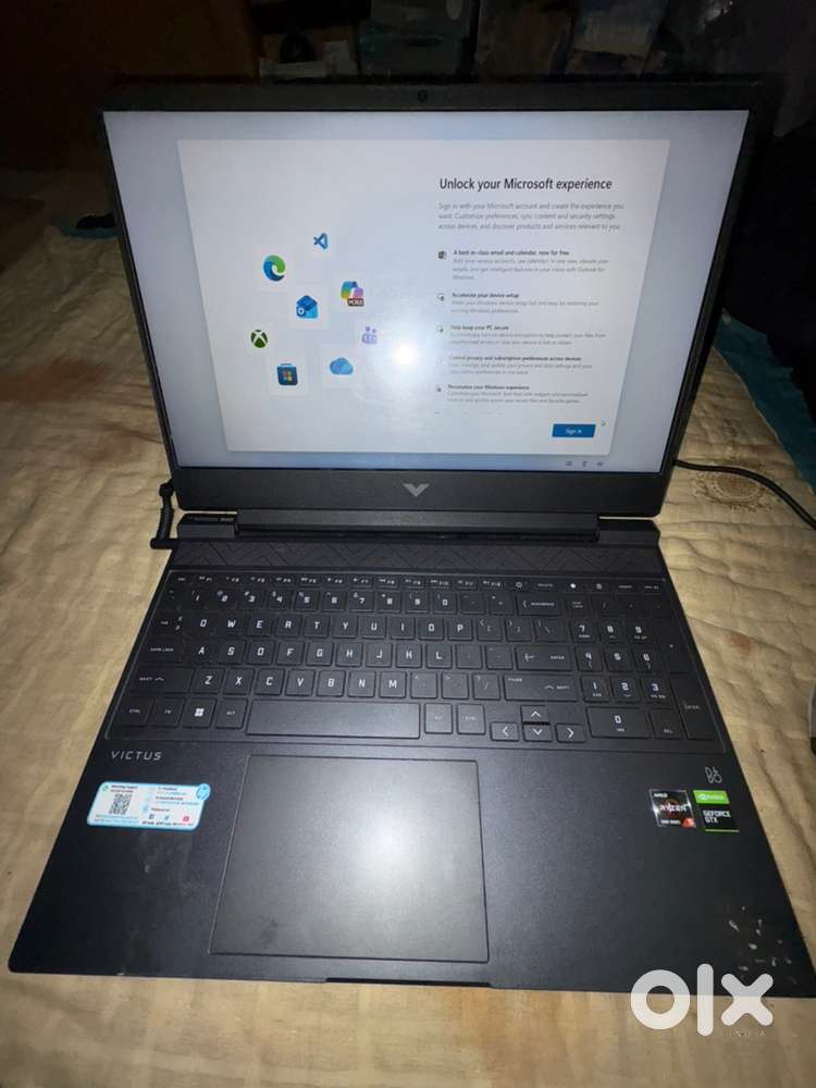 Victus Gaming Laptop 15-fb0122AX (81H56PA)