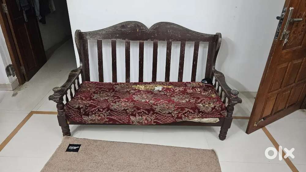 Used sofa & dining table