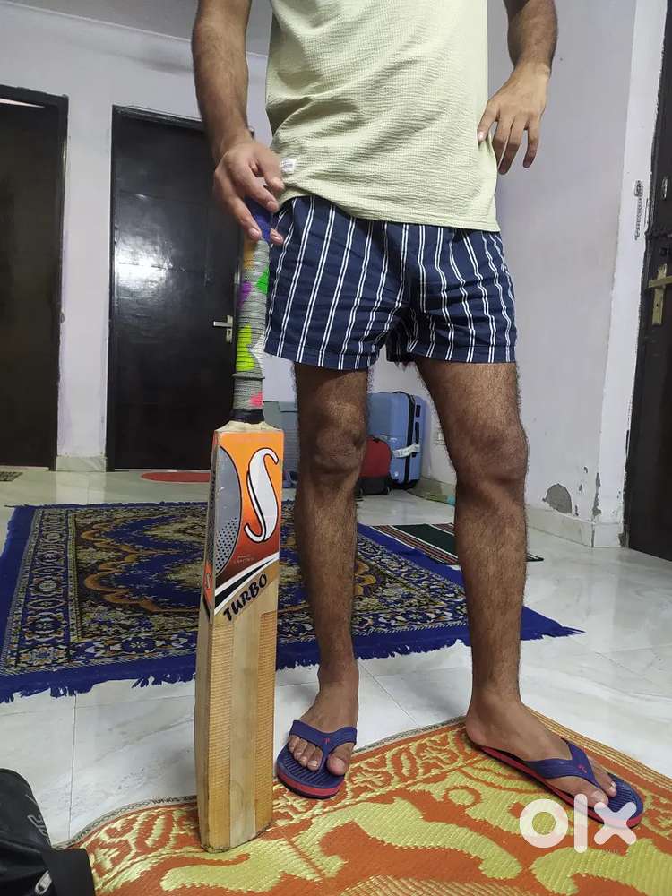 Almost new Kashmir Willow BAT