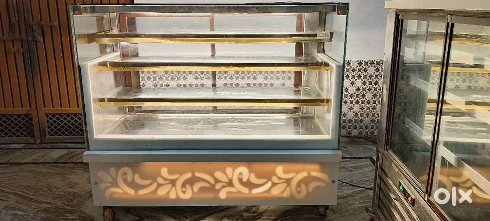 Sweets display counter frezzer