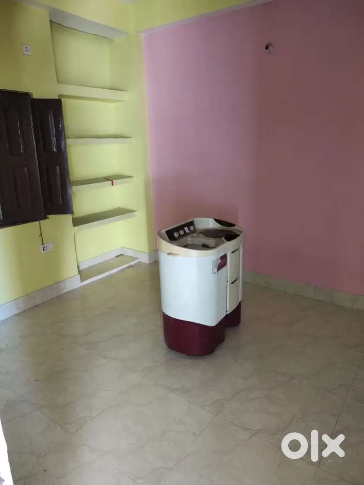 Flat for rent for family or girl