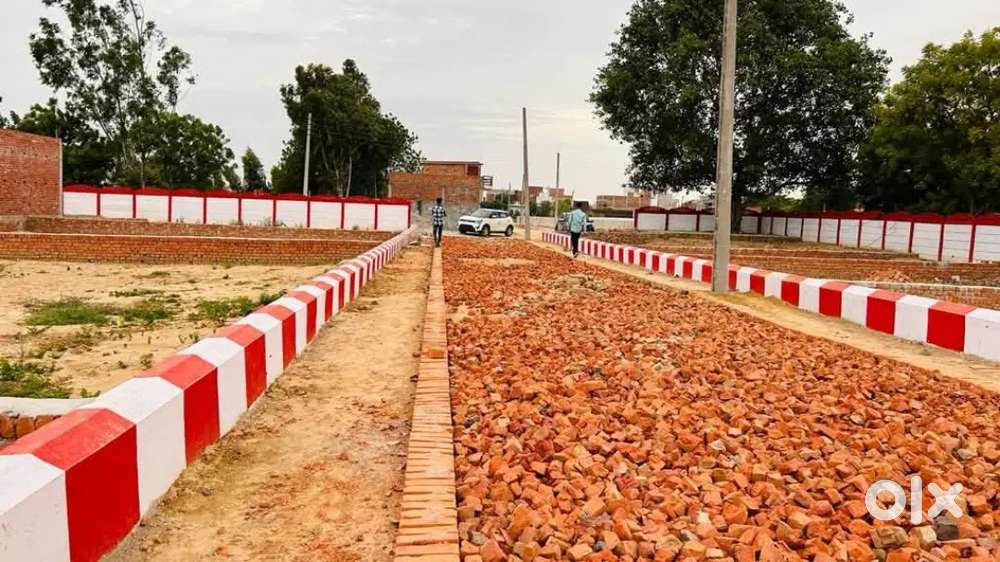 बहुत प्राइम लोकेशन में प्लाट ले अप्रूव्ड सोसायटी में बैंक लोन सुविधा