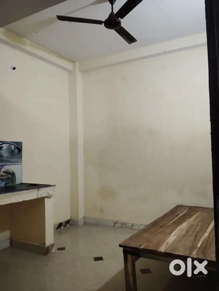 Bachelor and family are allowed