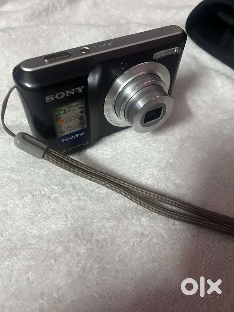 Sony Cyber-Shot DSC-S2000
