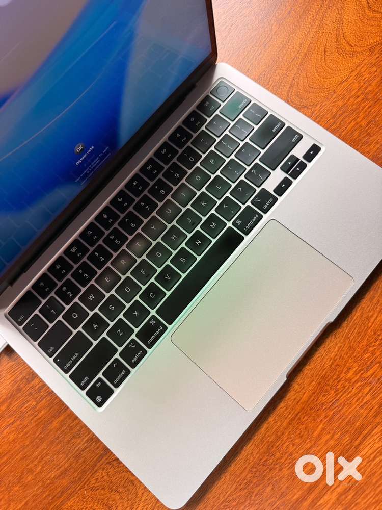Apple MacBook Air M2 (2022) – Starlight  Like New Condition