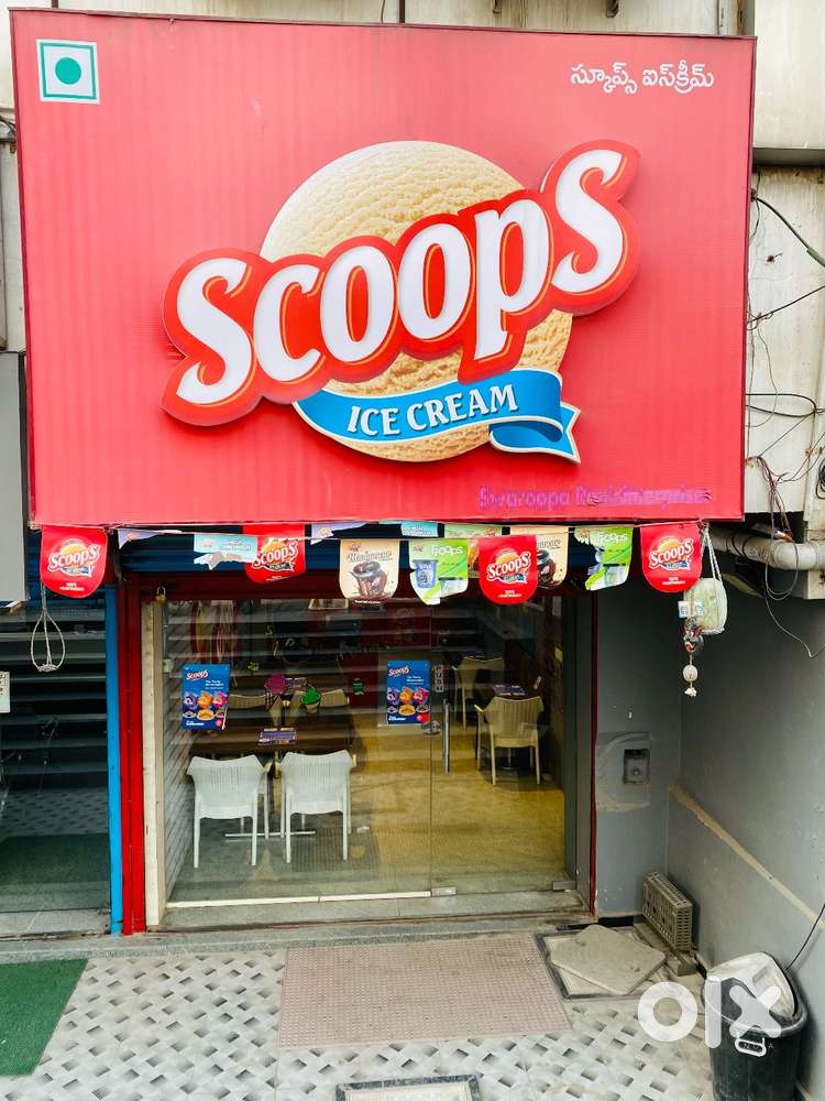 SCOOPS ICE CREAM PARLOUR