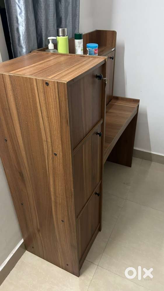 Desktop/ computer/ study table cum storage