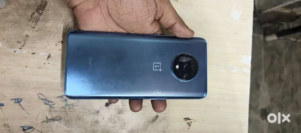 One plus 7T 8gb 128gb on fingerprint