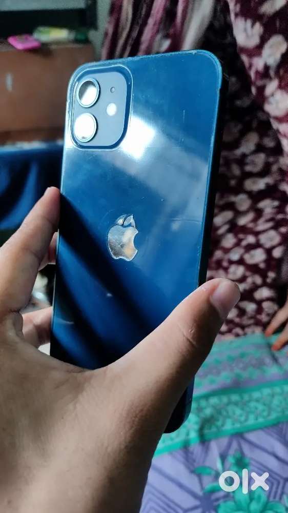 Iphone 12 128gb crack screen only