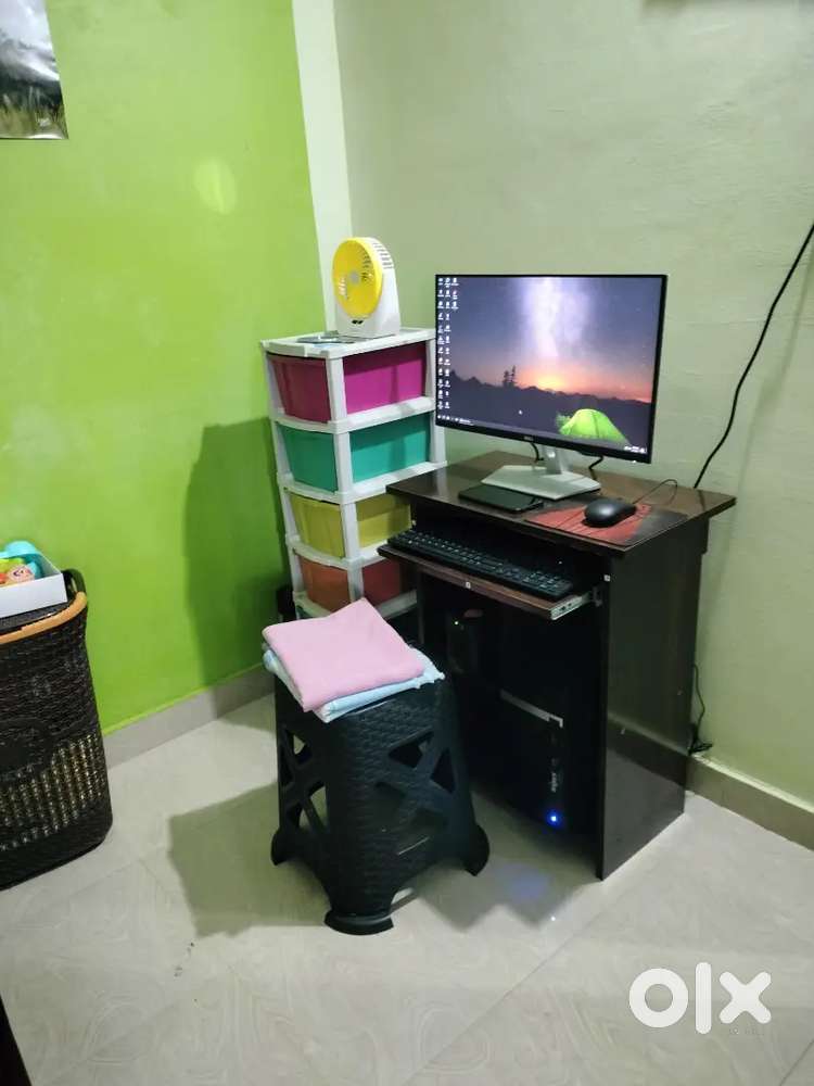 HP desktop for sale only 4 years used