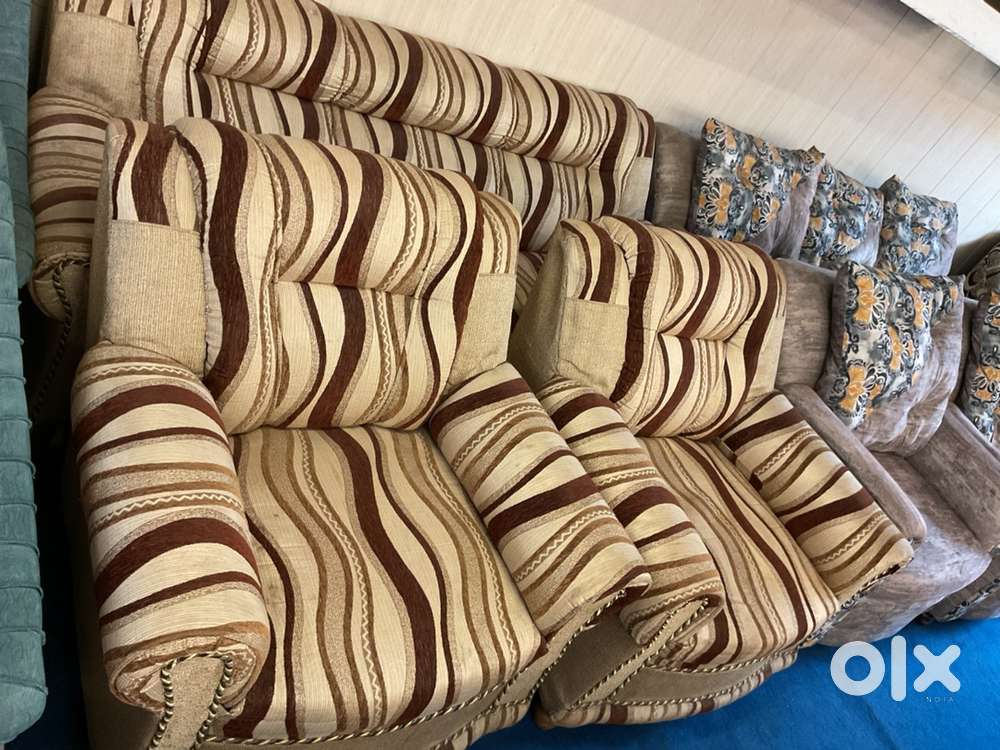 Sofa set at minimum price