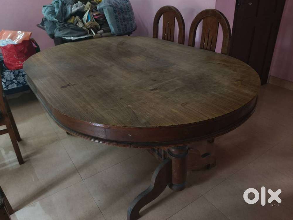 Teak 6 seater  dining table (4 chairs included)