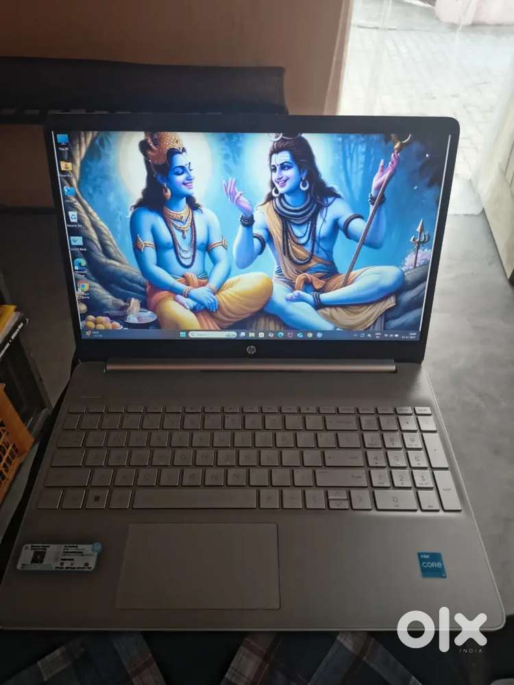 HP 1215U LAPTOP 8GB 512GB SILVER i3 12th generation