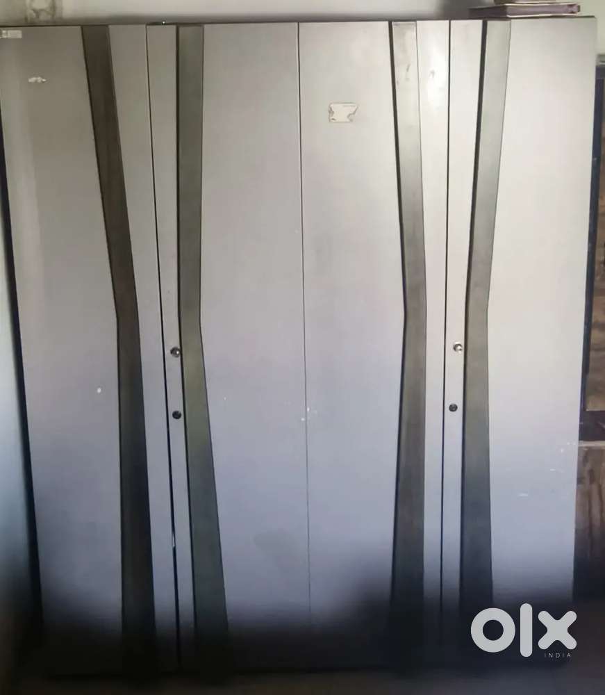 Cupboard cloth store