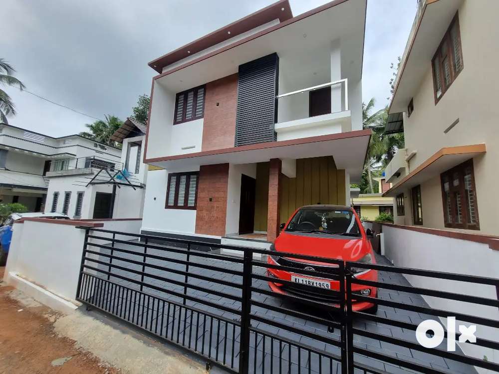Malikkadavu  Karaparamb  easthill new house