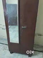 Lg 1.5 ton air conditioner and almirah