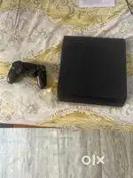 PS4 SLIM MINT CONDITION