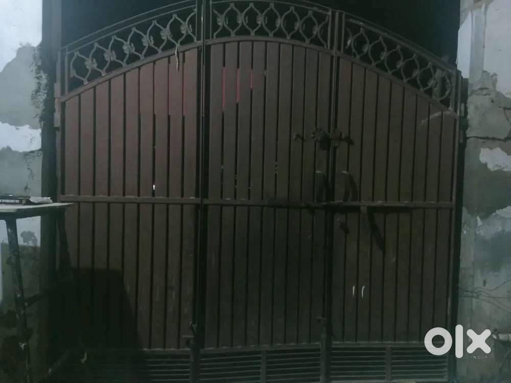 Main gate iron 50/ kg