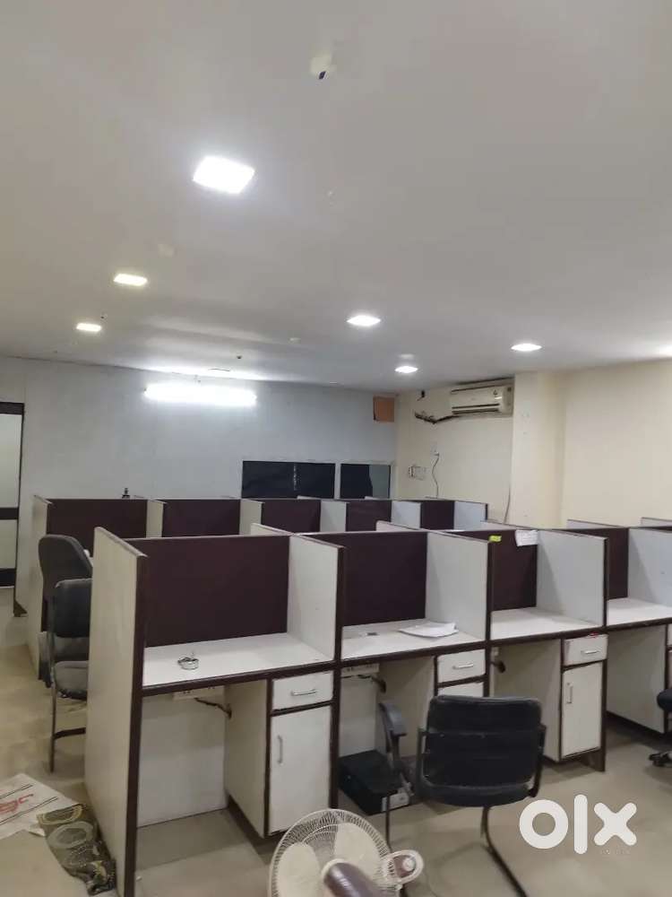 2 cabin 55 seat office for rent in uttam nagar with lift in 60000 rs