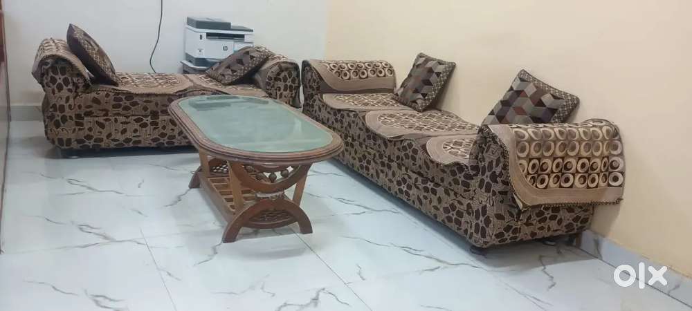 Sofa setty with glass table