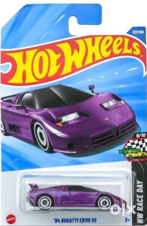 Hot wheels Bugatti and Ferrari