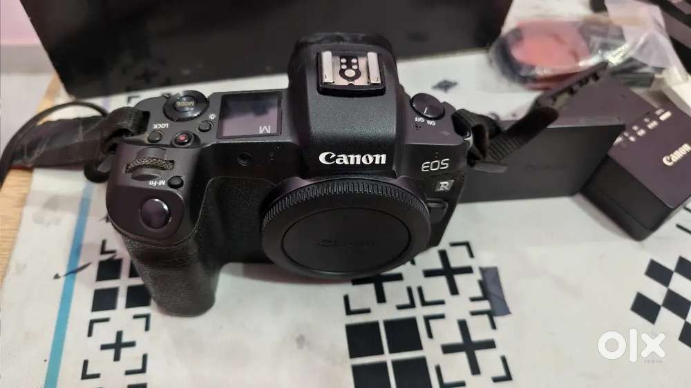 Canon Eos R Full Frame Body in Genuine condition