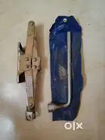 Car jack in good condition