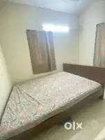 Queen bed + queen mattress 15k - 78x60