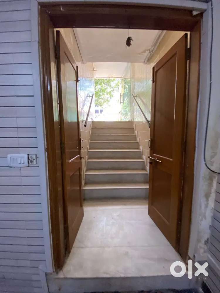 Fully furnished basement in dlf phase 1