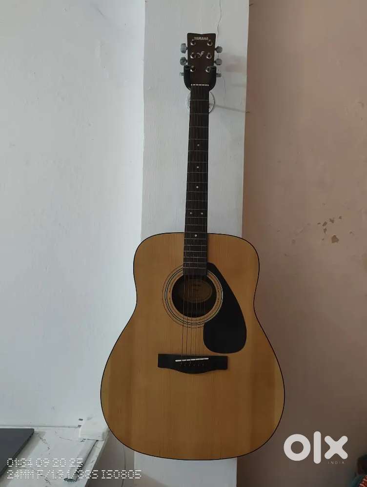 Guitar F310 hardly used