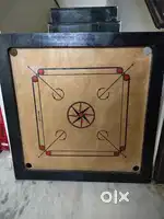 Carrom board