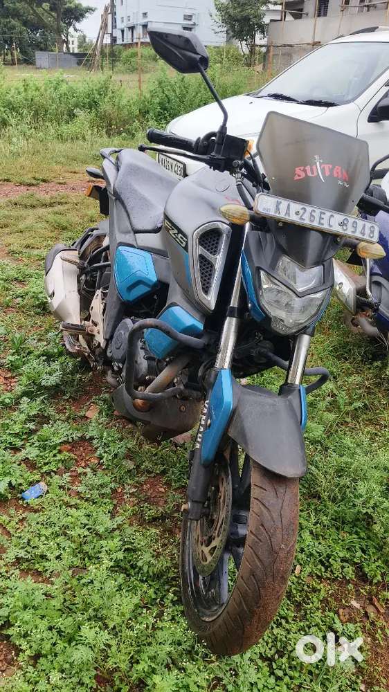 Yamaha FZS Fi V4 bike for sale