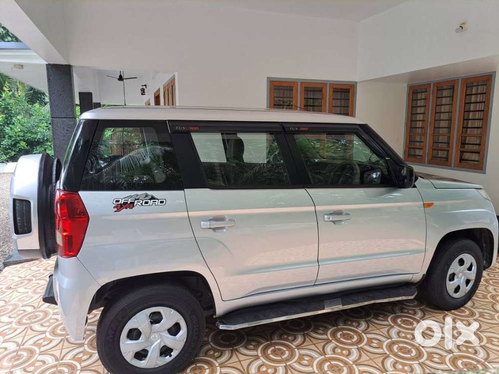 Mahindra TUV 300 T4 PLUS, 2016, Diesel