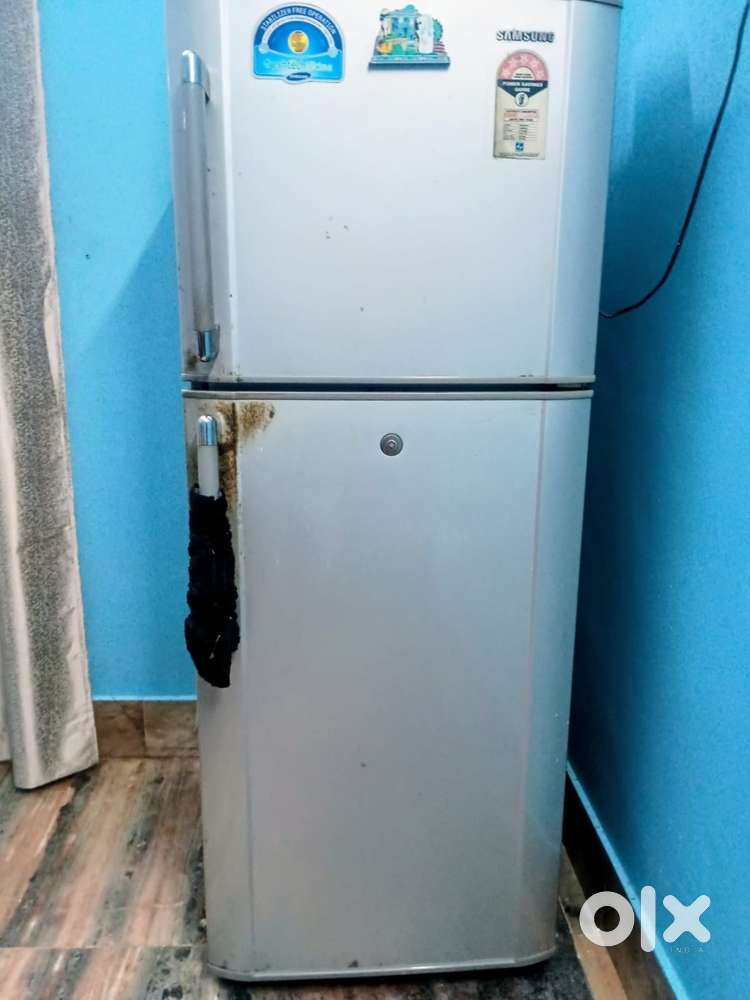 SAMSUNG five star refrigerator 230L capacity Double door