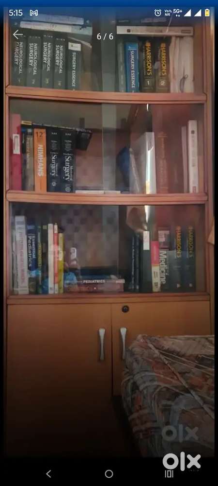 Wordrobe or bookshelf