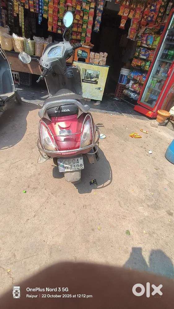 Selling Activa 5g urgently