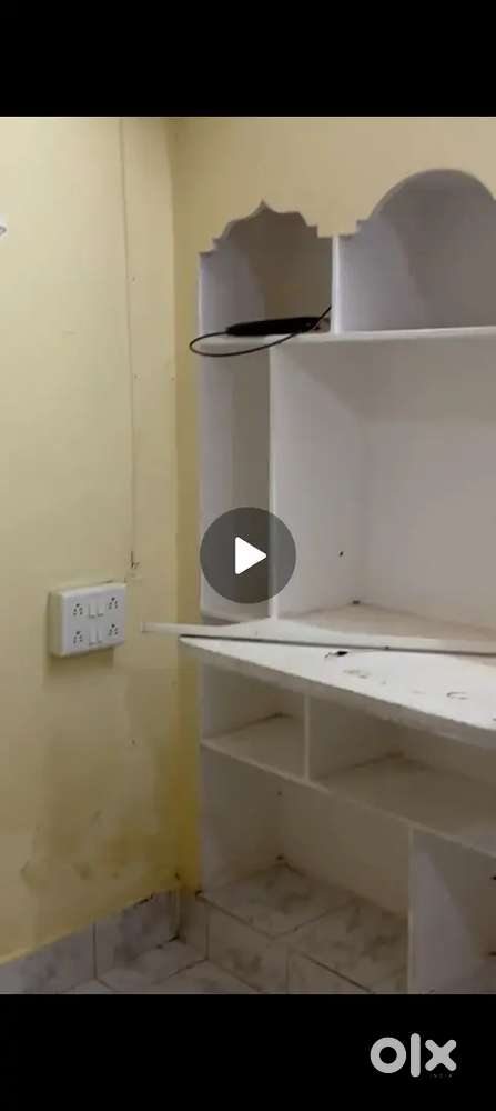 2bhk sharing for bachelors