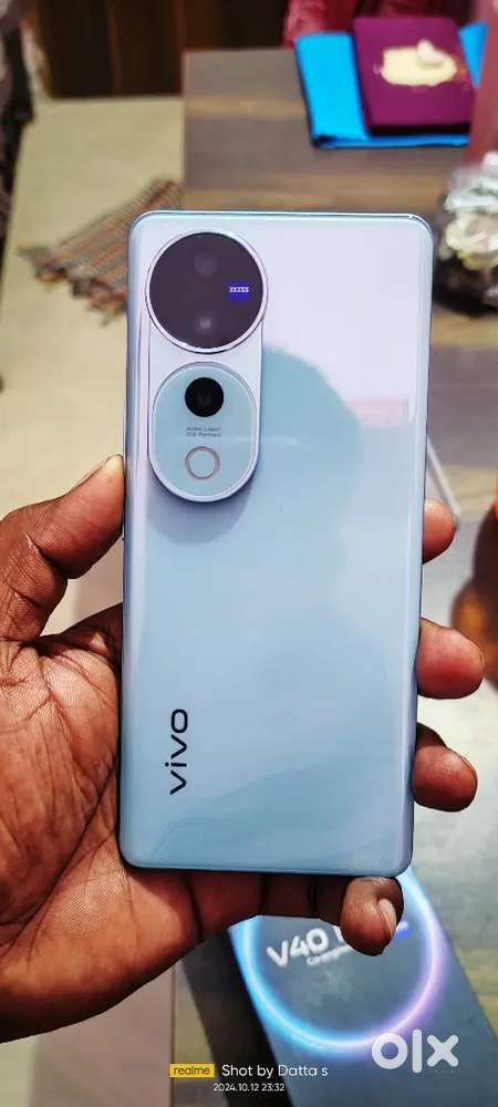 Vivo v 40 pro 8/256