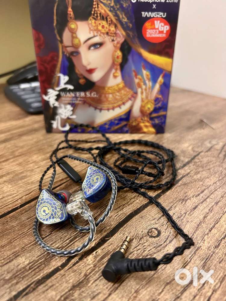 Tangzu Wan’er S.G (Blue) – IEM  Like New  Under Warrantyr Warran
