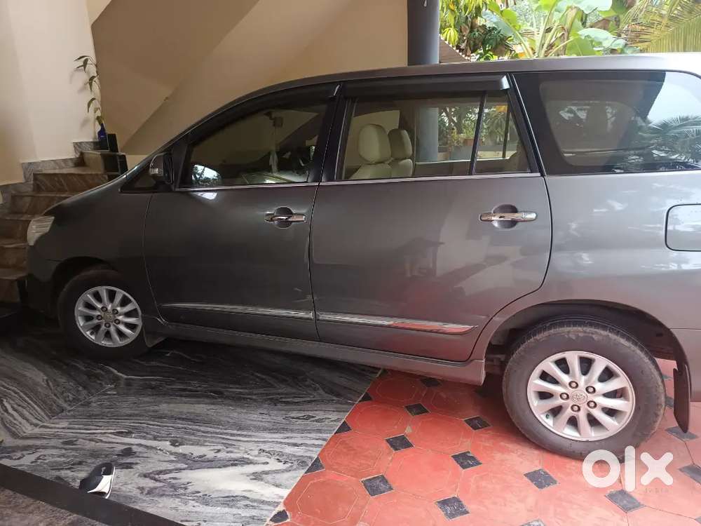 Toyota Innova 2014 Diesel 85000 Km Driven